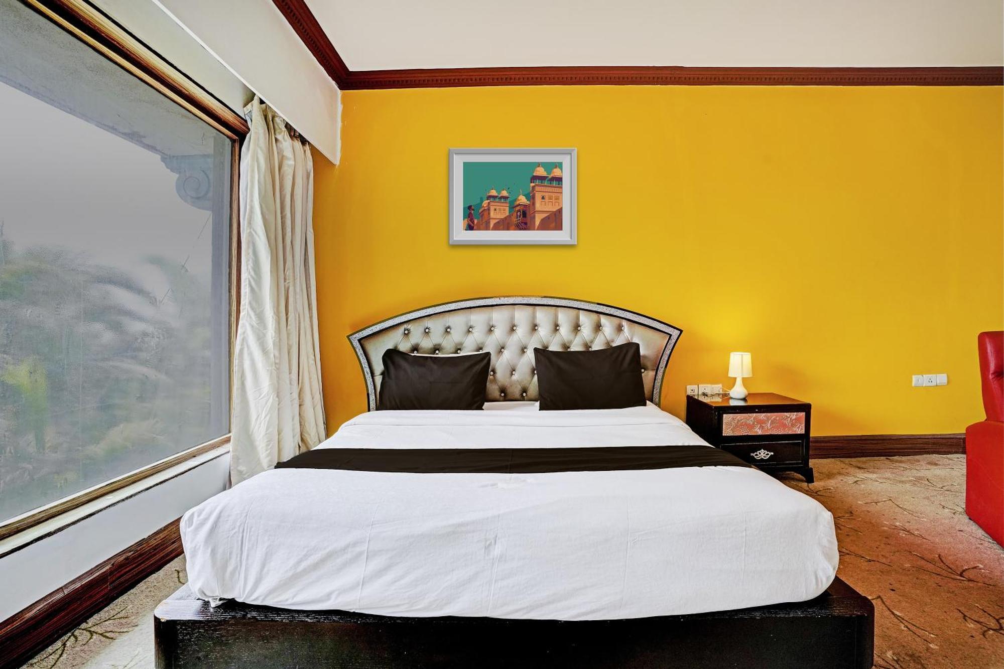Townhouse Royal Palms - Lily Bombaj