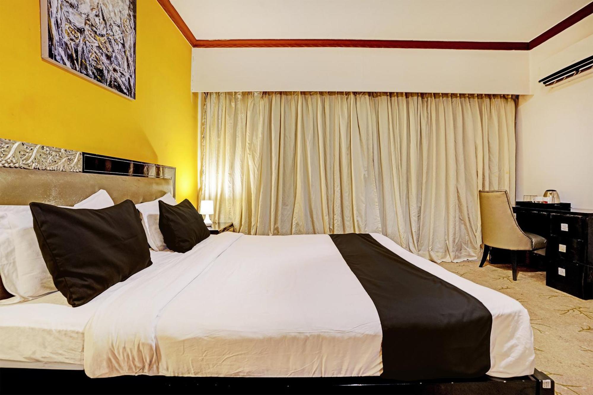 Hotel Townhouse Royal Palms - Lily Bombaj